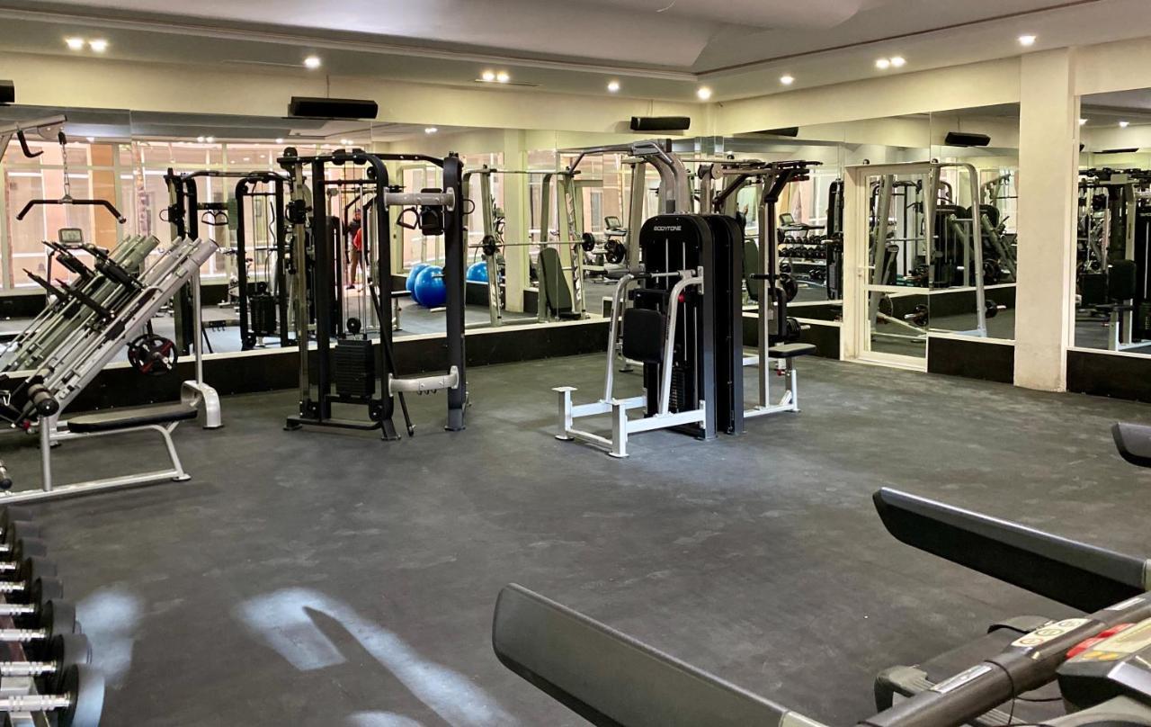 El Olivar Palace Marrakech El Harkat المظهر الخارجي الصورة The gym at the hotel