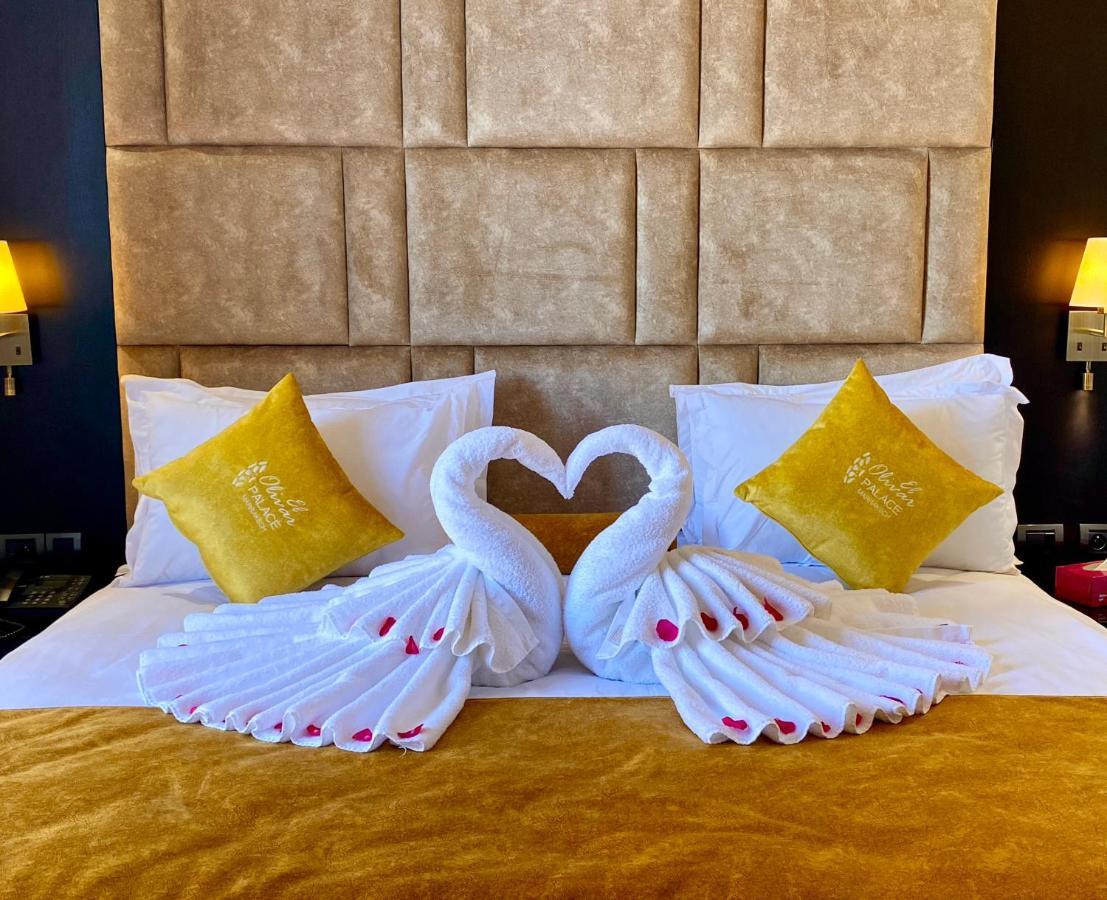 El Olivar Palace Marrakech El Harkat المظهر الخارجي الصورة Towel swans on a bed
